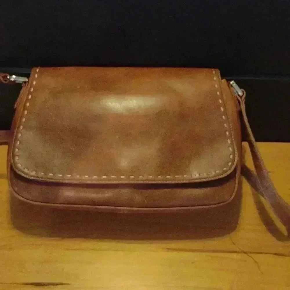 Liz‎ Claiborne accessories saddle purse brown
